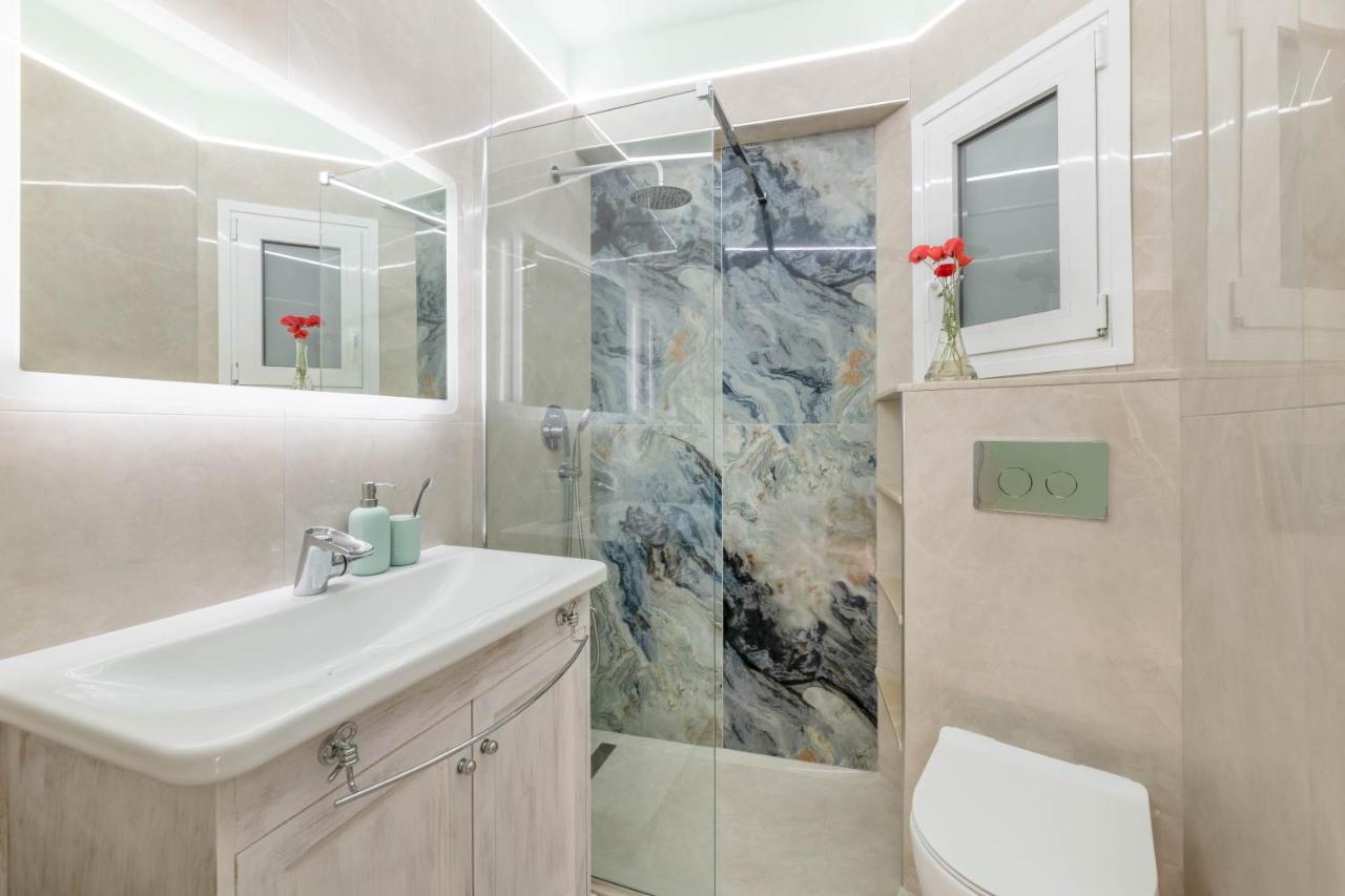 Lydia'S Luxury Apartment Лоутраки Экстерьер фото